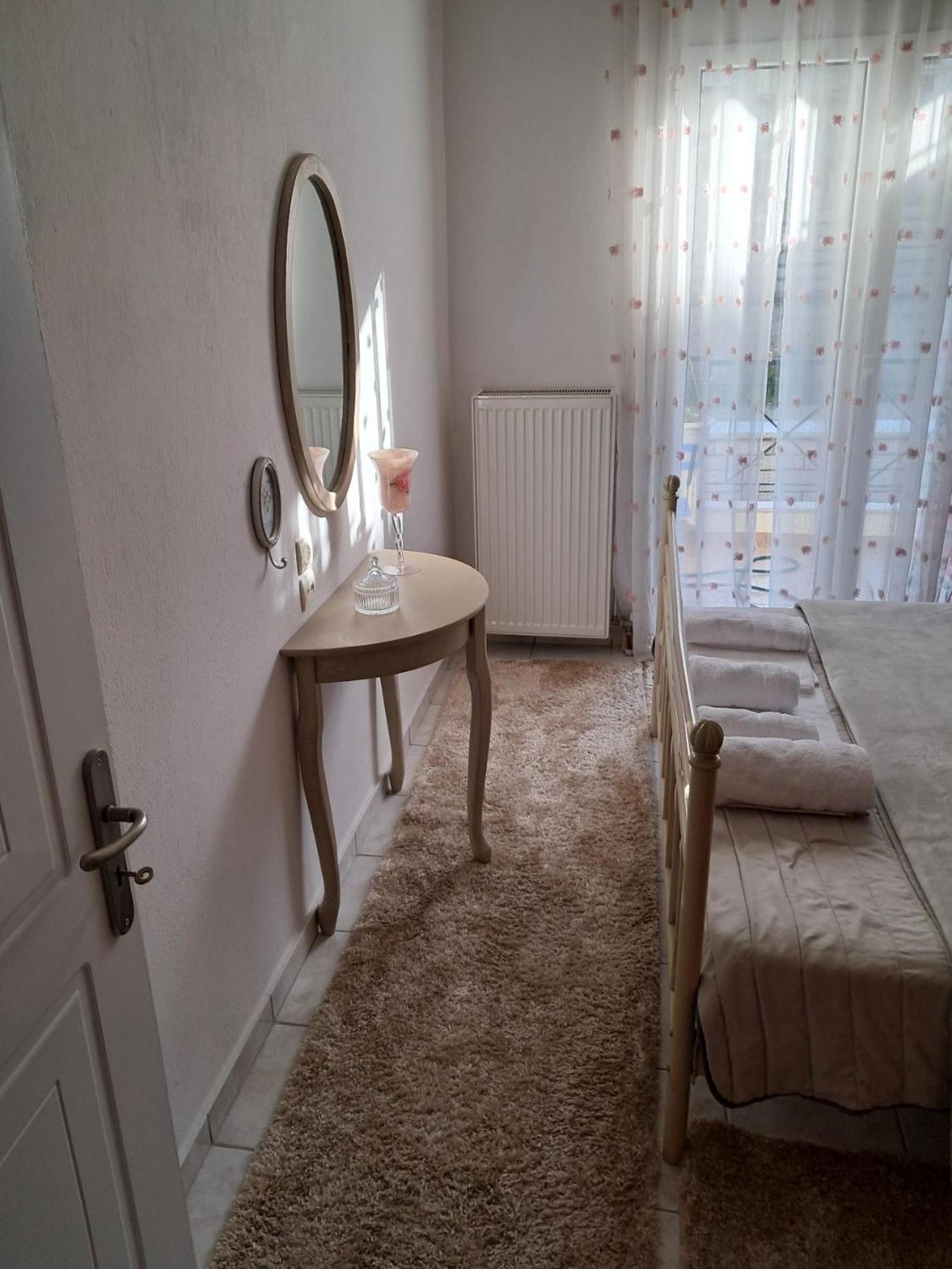 M Home Place Palio Limani Buitenkant foto
